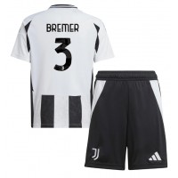 Juventus Gleison Bremer #3 Replika babykläder Hemmaställ Barn 2024-25 Kortärmad (+ korta byxor)